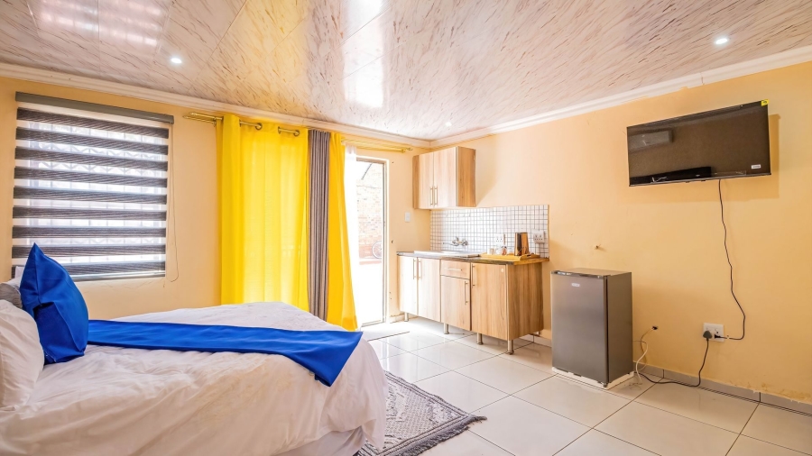 7 Bedroom Property for Sale in Mogwase Unit 4 North West